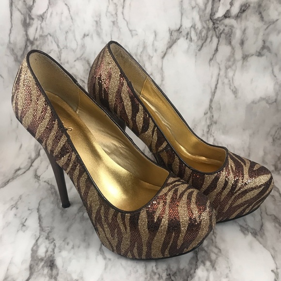 Qupid Glitter Tiger Print Closed Toe Heel - Picture 4 of 7